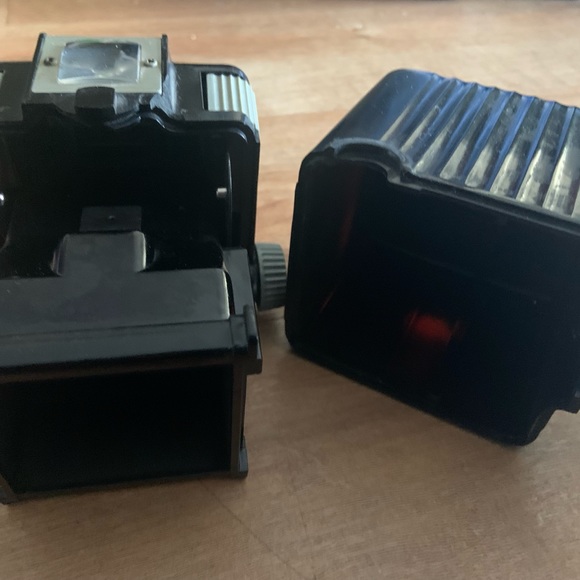 Kodak Camera Brownie Hawkeye flash model. Takes 620 film. - Picture 7 of 13